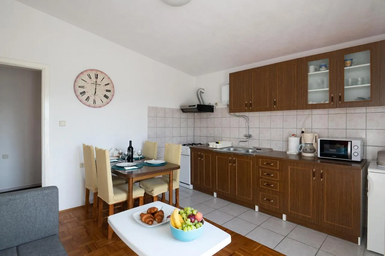 Marina'S Apartments Razanac Croatia