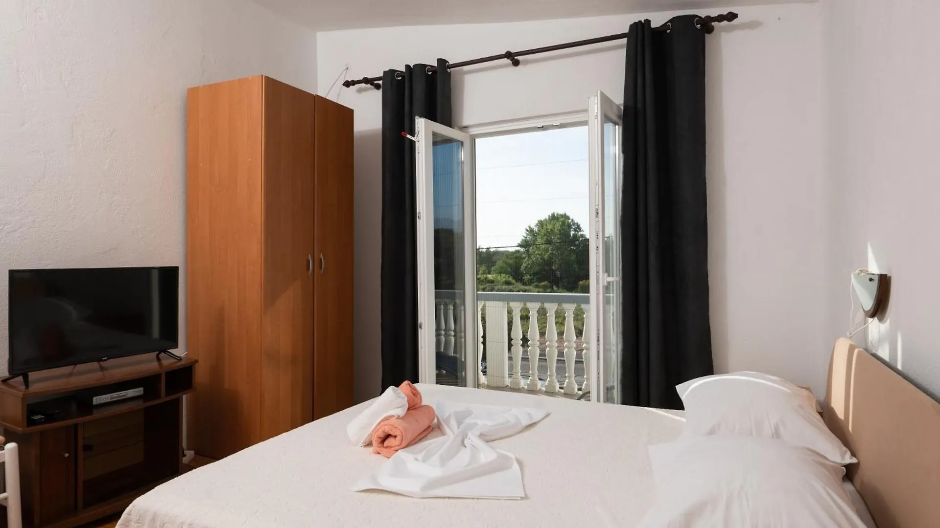 Marina'S Apartments Razanac